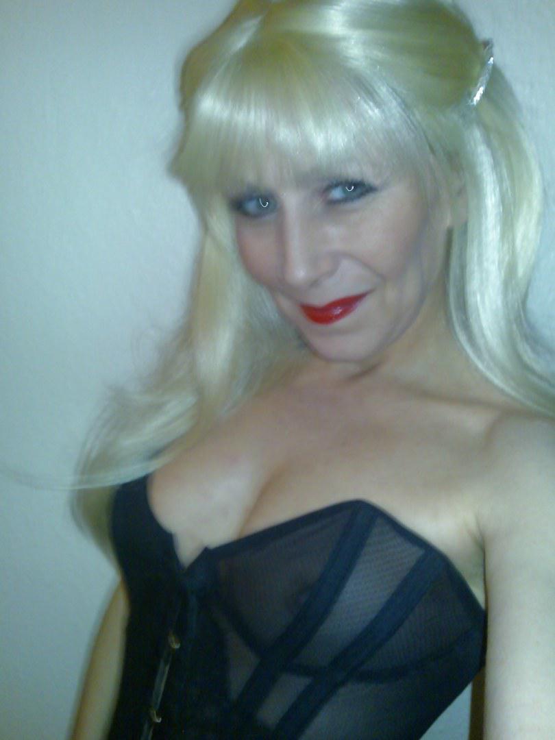 FemDom Angela uit Friesland,Nederland