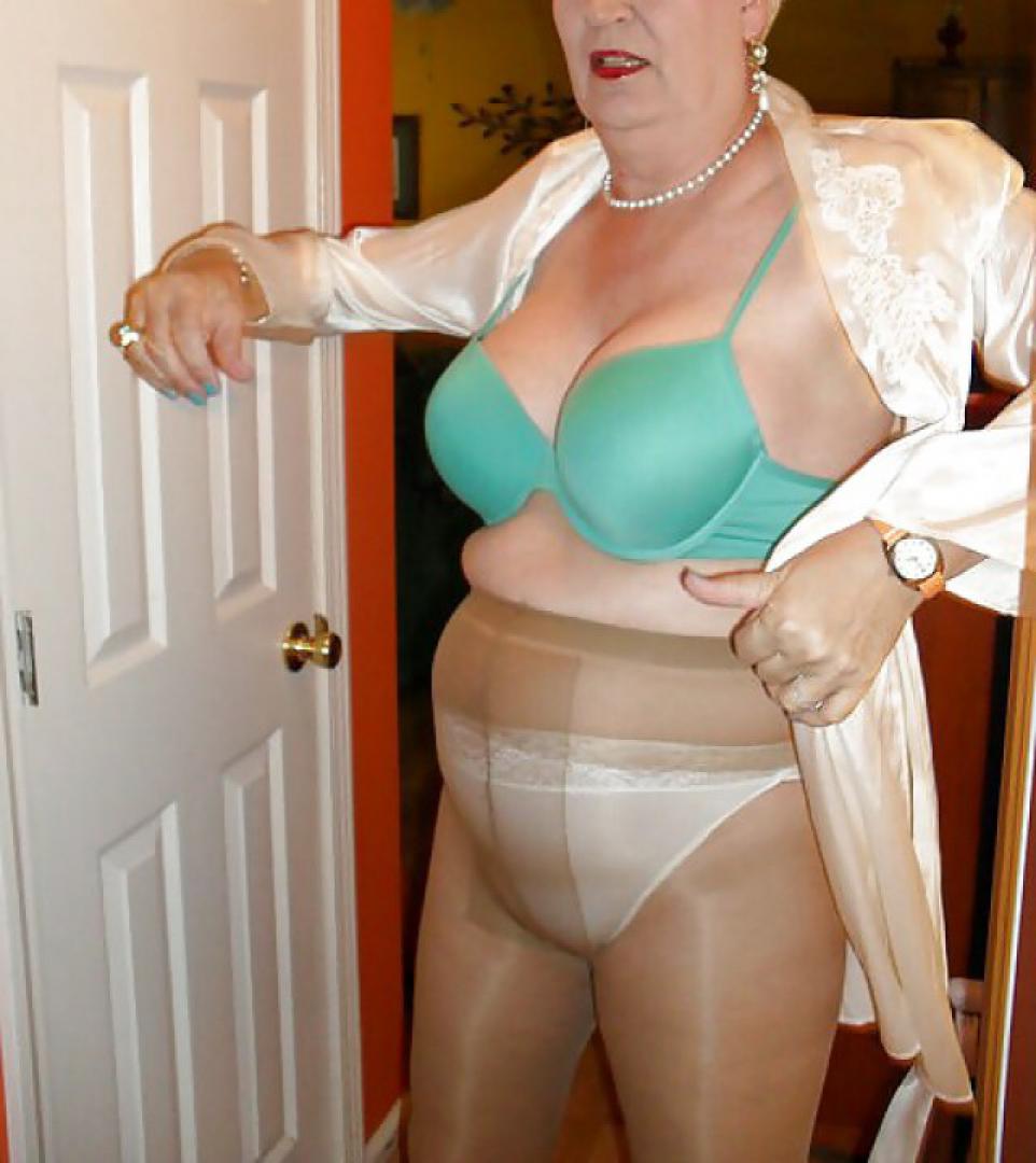 NylonBetty uit Drenthe,Nederland